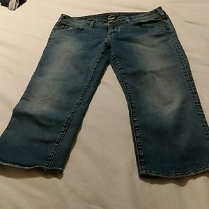 Silver Capris. Medium wash.